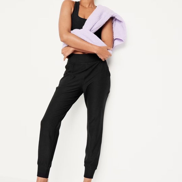 NWT OLD NAVY Extra High-Waisted Cloud+ 7/8 Color: Dark Heathered Gray - Picture 3 of 7